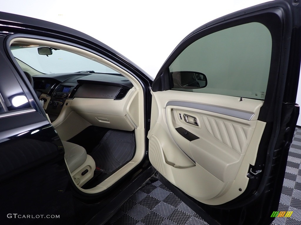 2017 Ford Taurus SE Dune Door Panel Photo #145607133
