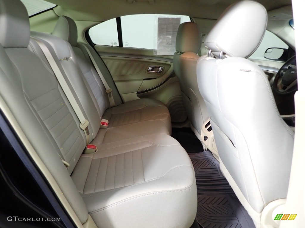 Dune Interior 2017 Ford Taurus SE Photo #145607187