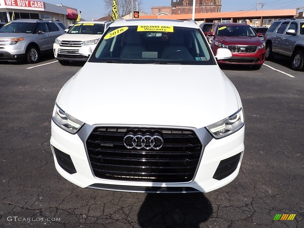 2016 Q3 2.0 TSFI Premium Plus quattro - Cortina White / Rock Gray photo #3
