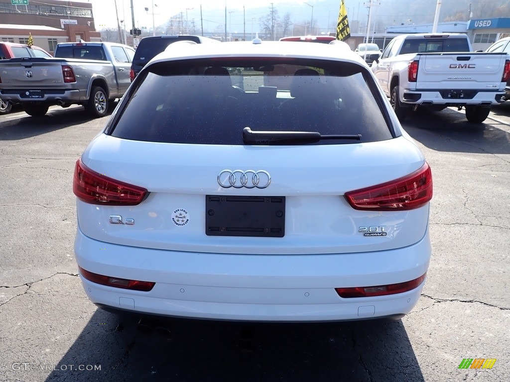 2016 Q3 2.0 TSFI Premium Plus quattro - Cortina White / Rock Gray photo #7