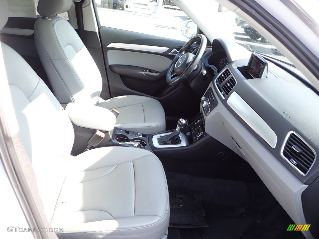 2016 Q3 2.0 TSFI Premium Plus quattro - Cortina White / Rock Gray photo #11