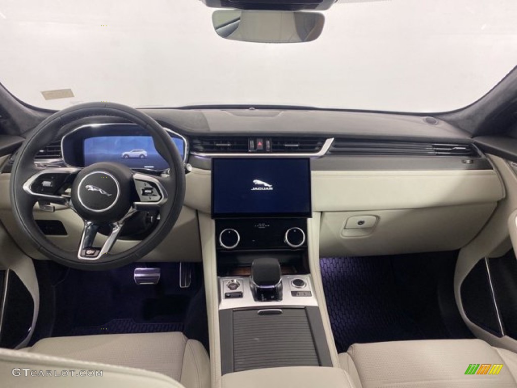 2023 Jaguar F-PACE SVR Dashboard Photos