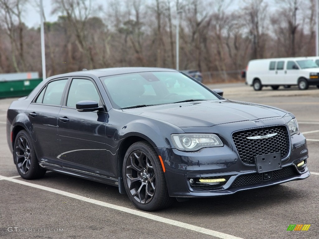 2019 Chrysler 300 S Exterior Photos