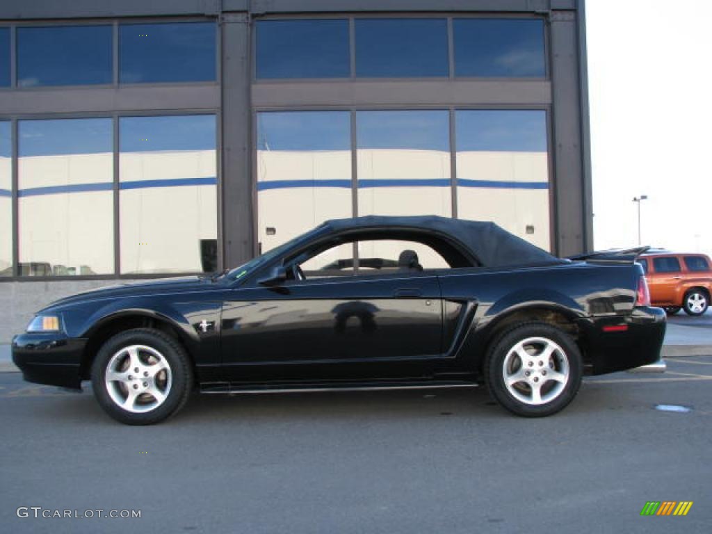 2001 Mustang V6 Convertible - Black / Medium Graphite photo #1