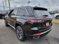 Diamond Black Crystal Pearl - Grand Cherokee Overland 4x4 Photo No. 4