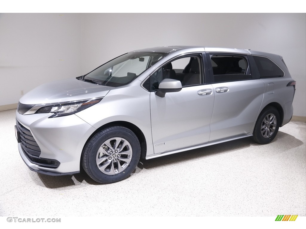 Celestial Silver Metallic 2021 Toyota Sienna LE Hybrid Exterior Photo #145615580