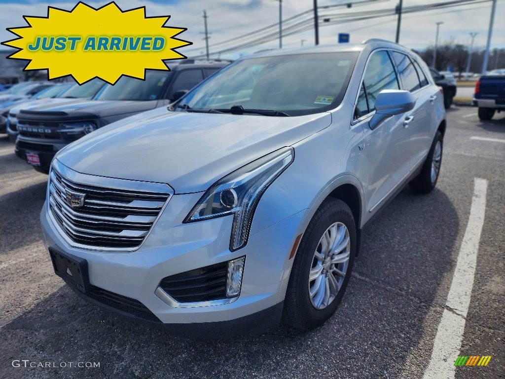 2017 XT5 FWD - Radiant Silver Metallic / Sahara Beige photo #1