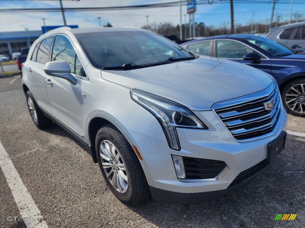2017 XT5 FWD - Radiant Silver Metallic / Sahara Beige photo #2