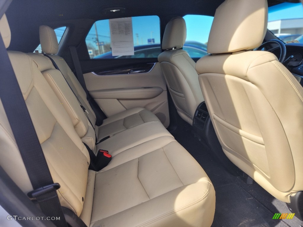 2017 XT5 FWD - Radiant Silver Metallic / Sahara Beige photo #4