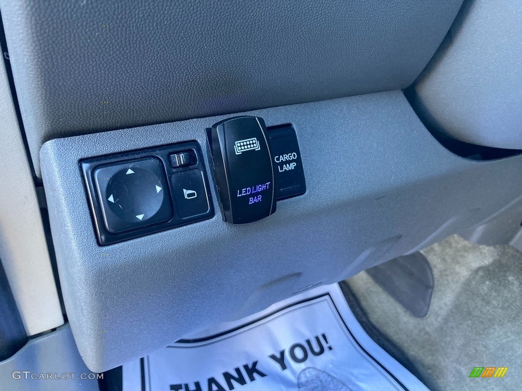 2018 Nissan Frontier SV Crew Cab Controls Photo #145620957