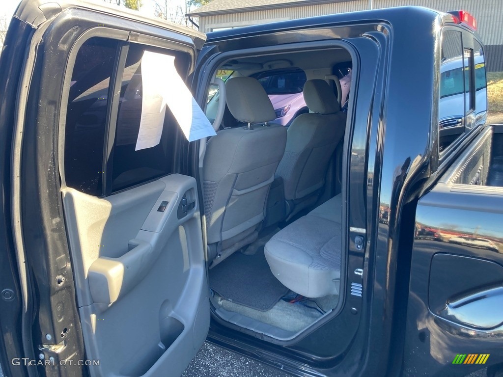 2018 Nissan Frontier SV Crew Cab Rear Seat Photo #145621044