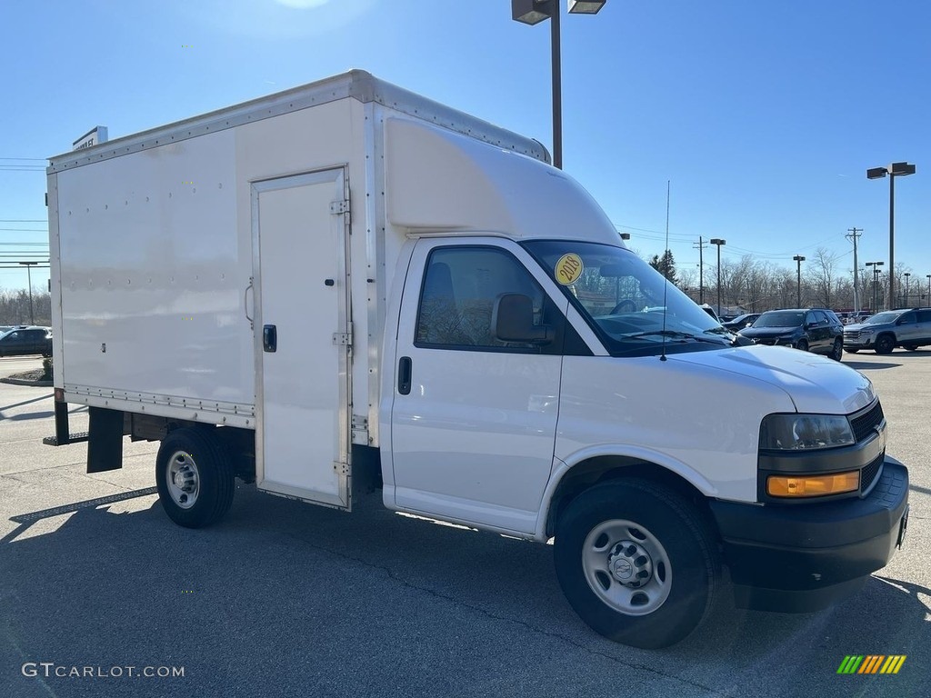 Summit White 2018 Chevrolet Express Cutaway 3500 Moving Van Exterior Photo #145621329