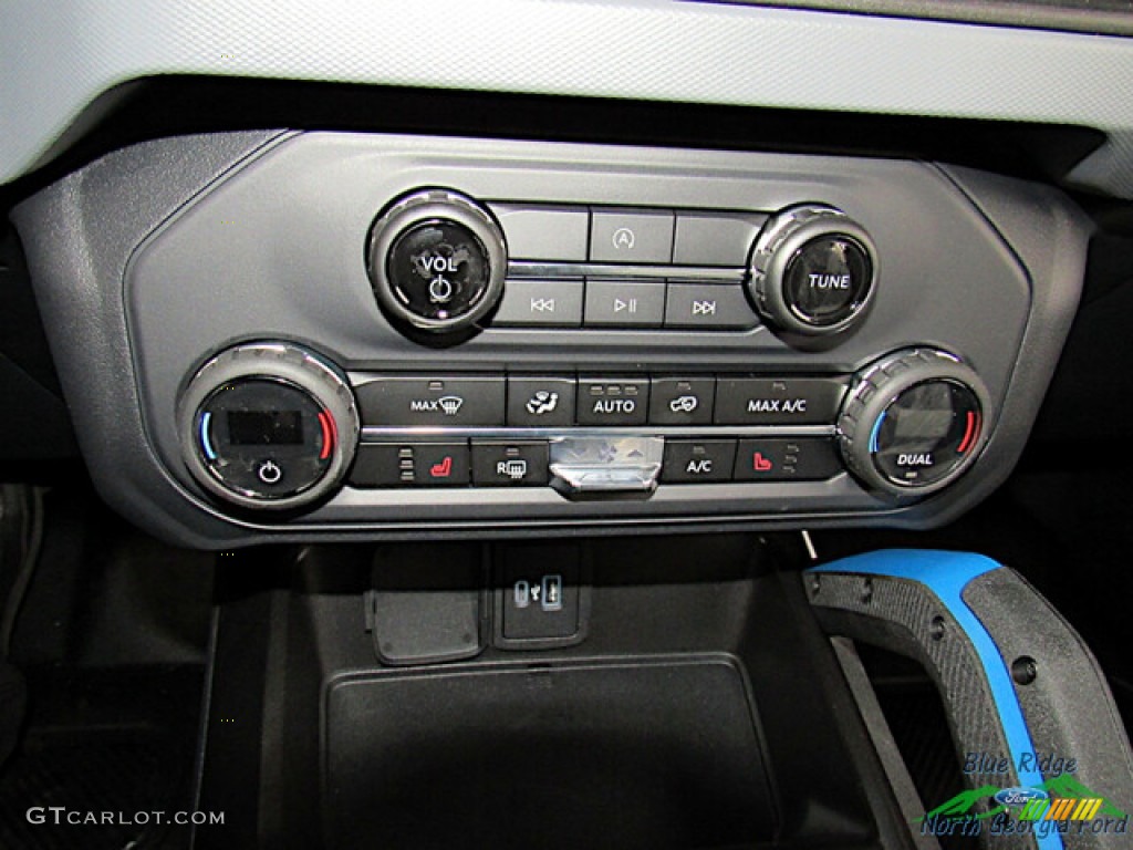 2023 Ford Bronco Black Diamond 4X4 4-Door Controls Photo #145621869