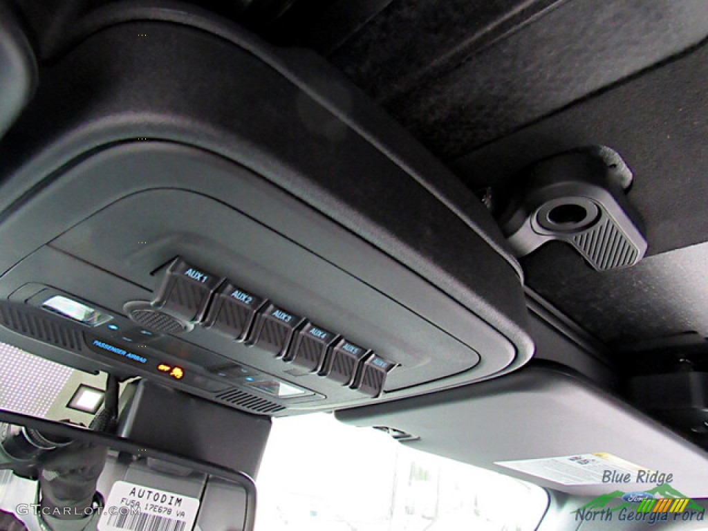 2023 Ford Bronco Black Diamond 4X4 4-Door Controls Photos