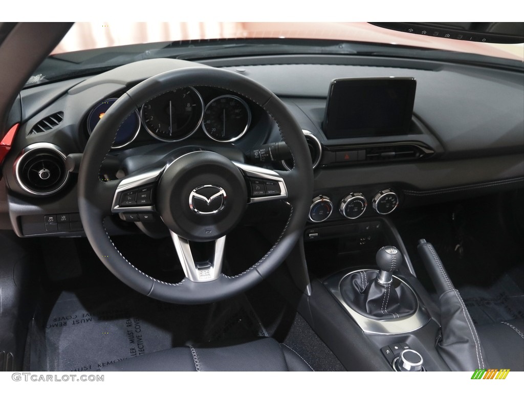 2022 Mazda MX-5 Miata RF Grand Touring Dashboard Photos