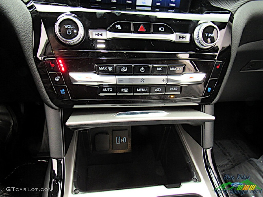 2023 Ford Explorer ST 4WD Controls Photo #145625372