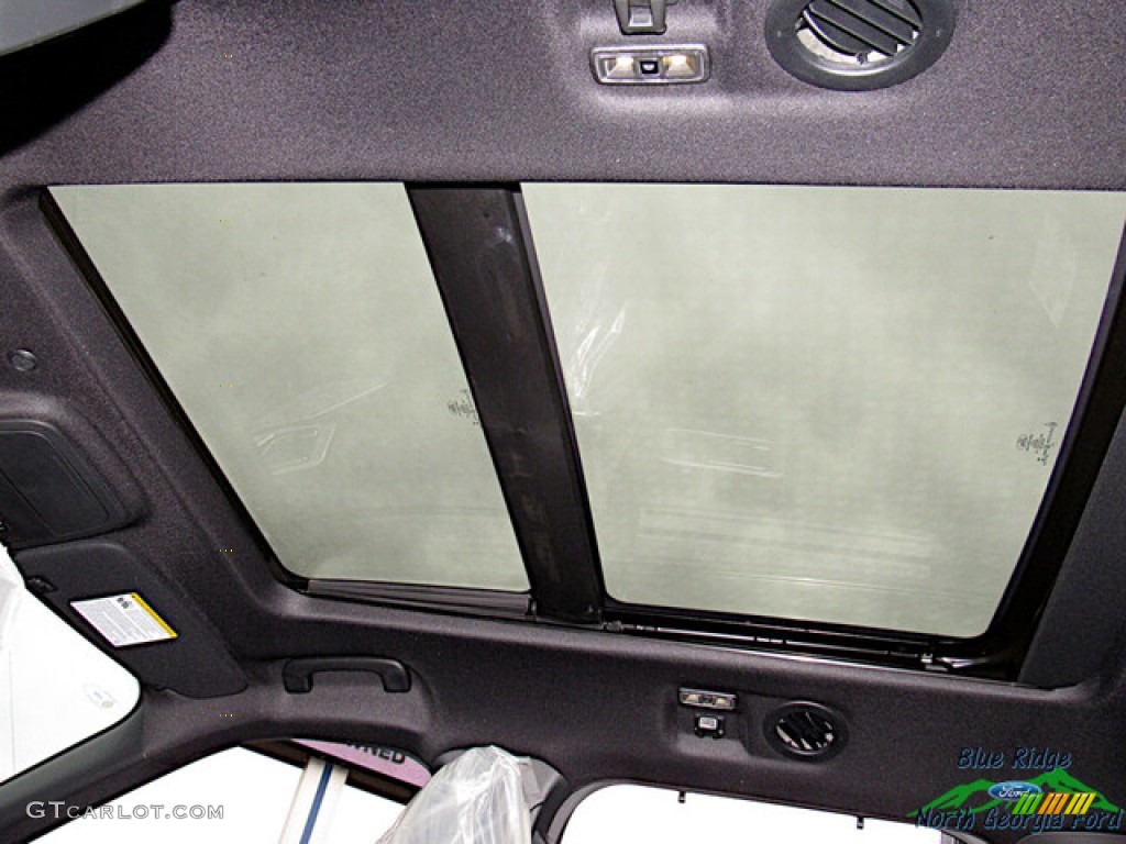 2023 Ford Explorer ST 4WD Sunroof Photos