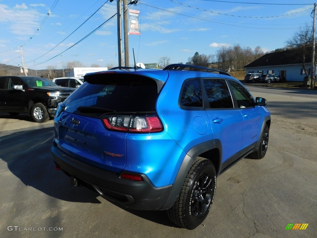 2022 Cherokee Trailhawk 4x4 - Hydro Blue Pearl / Black photo #7