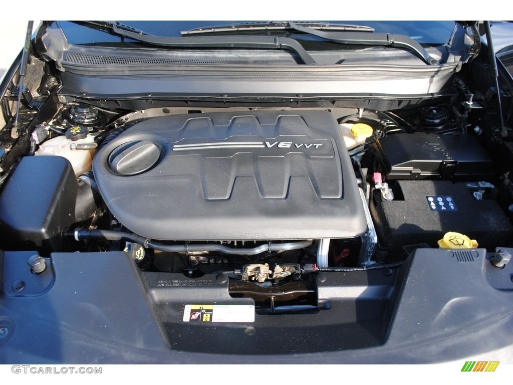 2017 Jeep Cherokee 75th Anniversary Edition Engine Photos