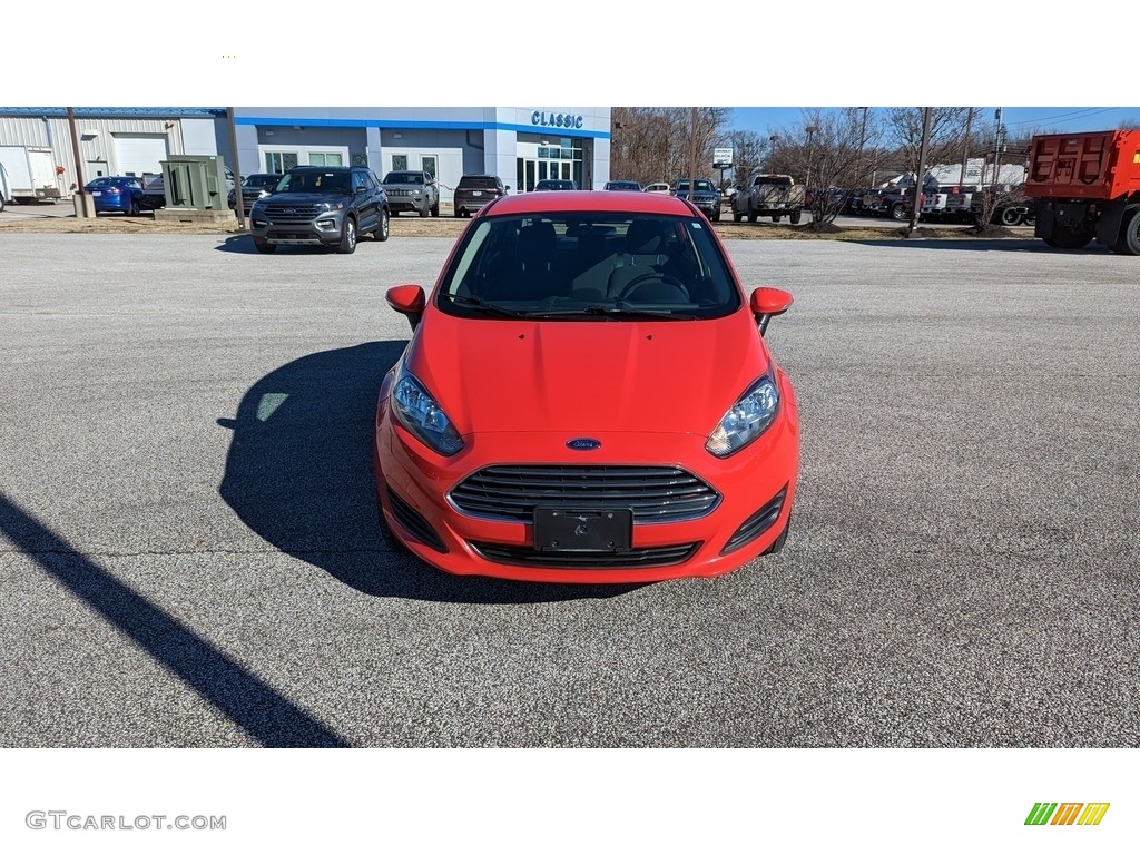 2015 Fiesta SE Sedan - Race Red / Charcoal Black photo #8