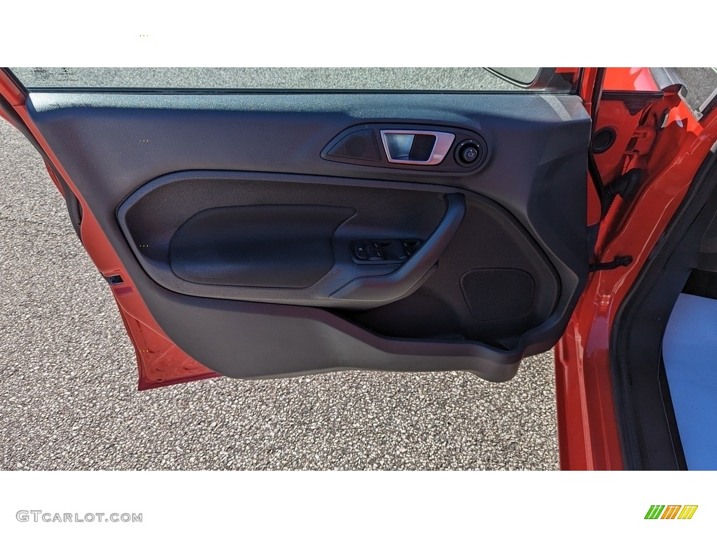 2015 Fiesta SE Sedan - Race Red / Charcoal Black photo #9