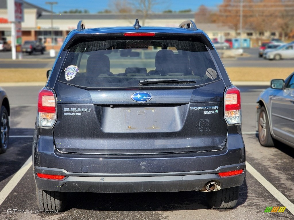 2017 Forester 2.5i Limited - Dark Gray Metallic / Gray photo #5