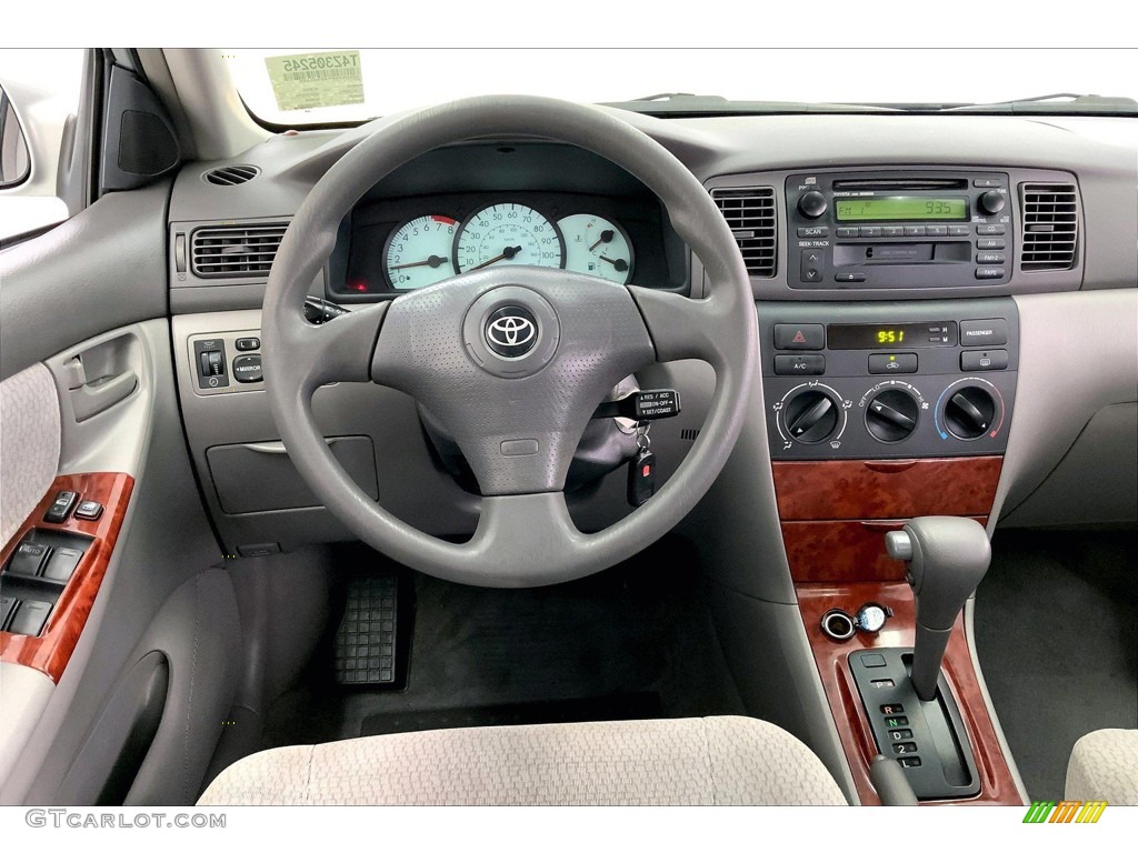 2004 Toyota Corolla LE Light Gray Dashboard Photo #145630547