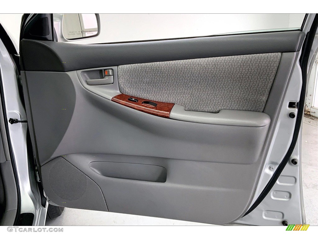 2004 Toyota Corolla LE Door Panel Photos
