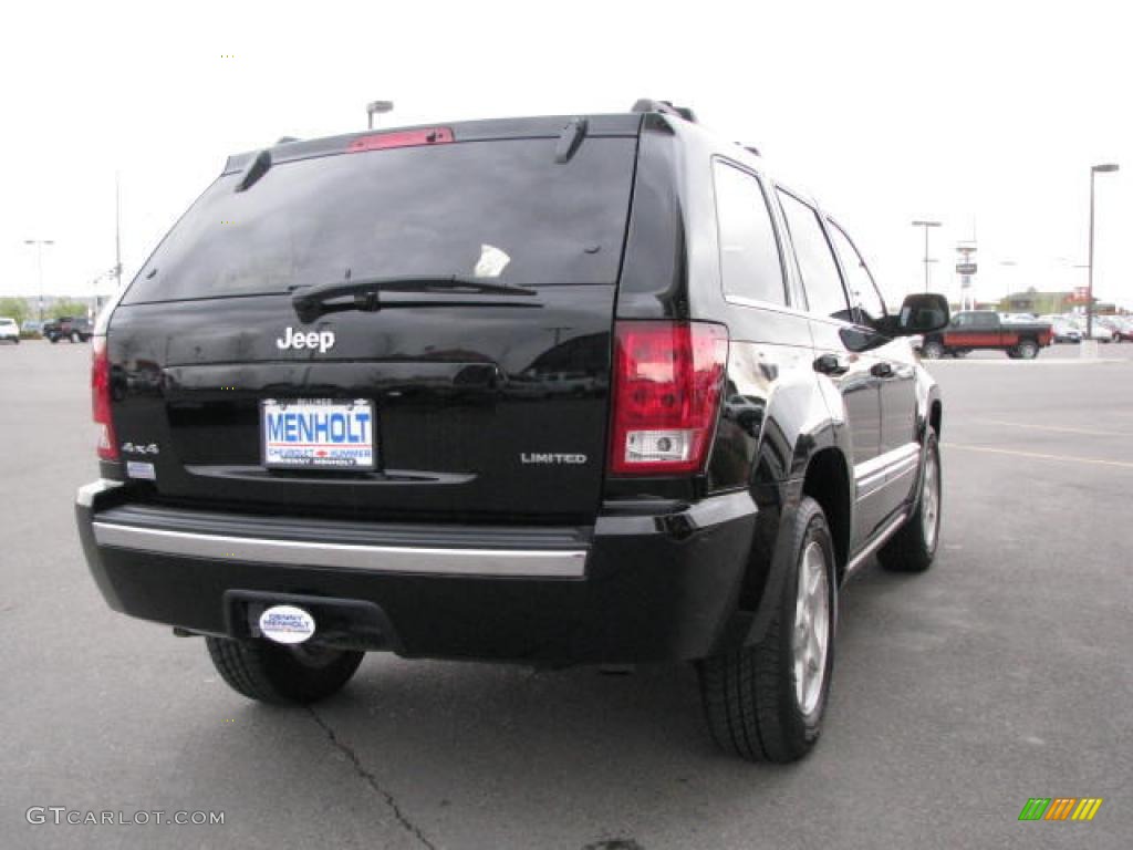 2005 Grand Cherokee Limited 4x4 - Brilliant Black Crystal Pearl / Medium Slate Gray photo #5