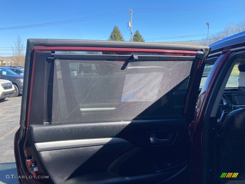 2018 Highlander XLE - Ooh La La Rouge Mica / Black photo #38