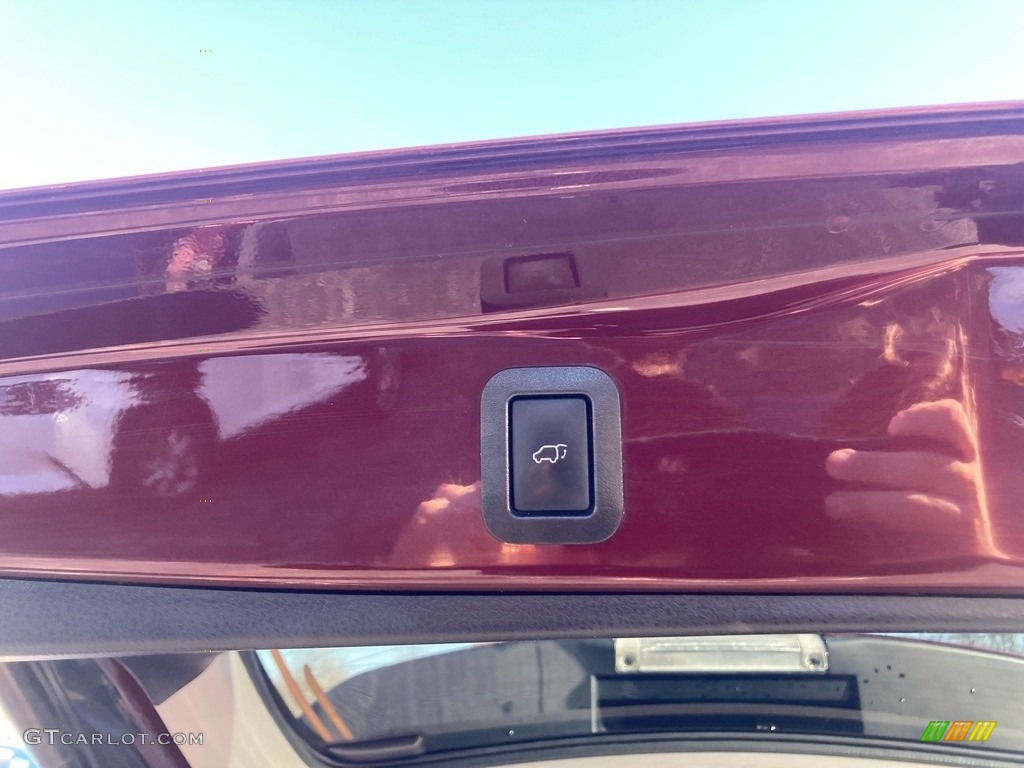 2018 Highlander XLE - Ooh La La Rouge Mica / Black photo #40