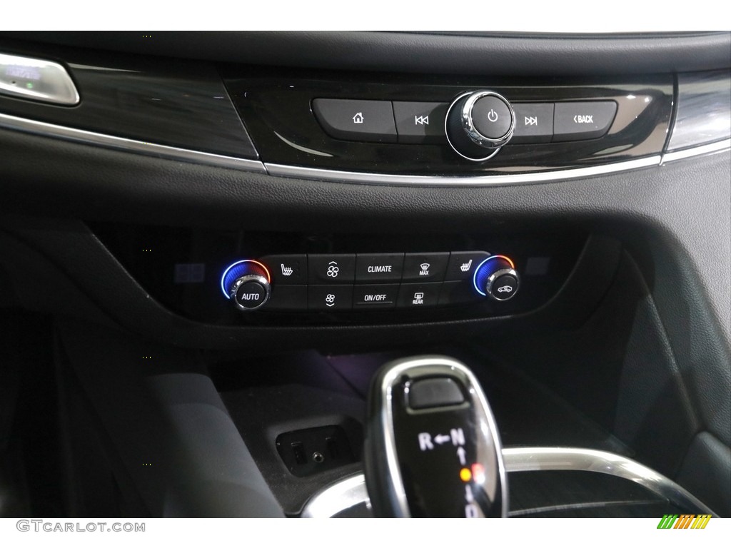 2019 Enclave Preferred - Summit White / Dark Galvanized/Ebony Accents photo #14