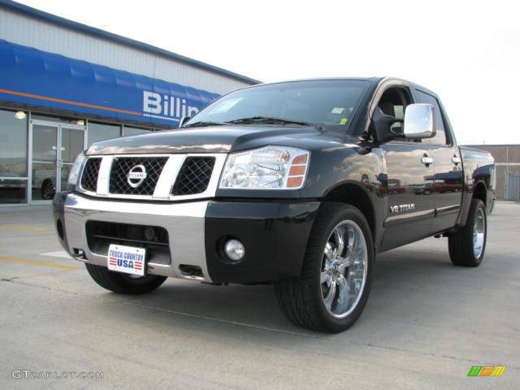 2007 Titan LE Crew Cab 4x4 - Galaxy Black / Steel Gray photo #2