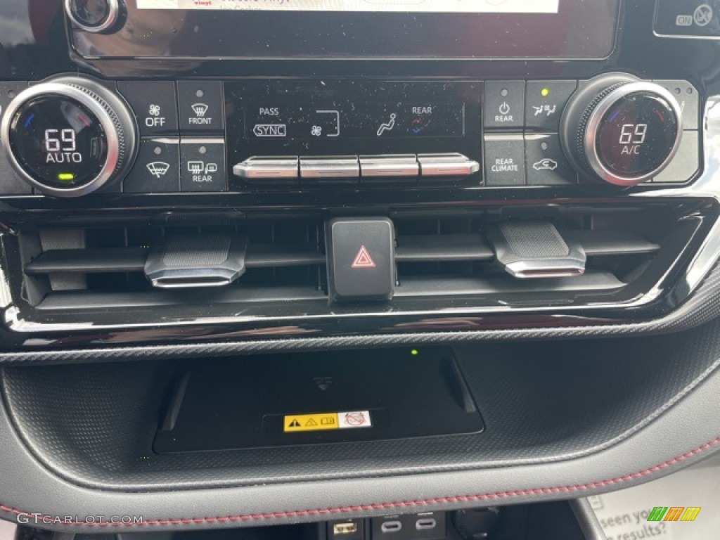 2023 Toyota Highlander XSE AWD Controls Photo #145637608