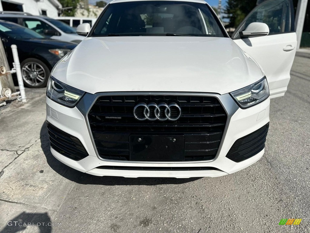 2018 Q3 2.0 TFSI Premium - Cortina White / Black photo #3