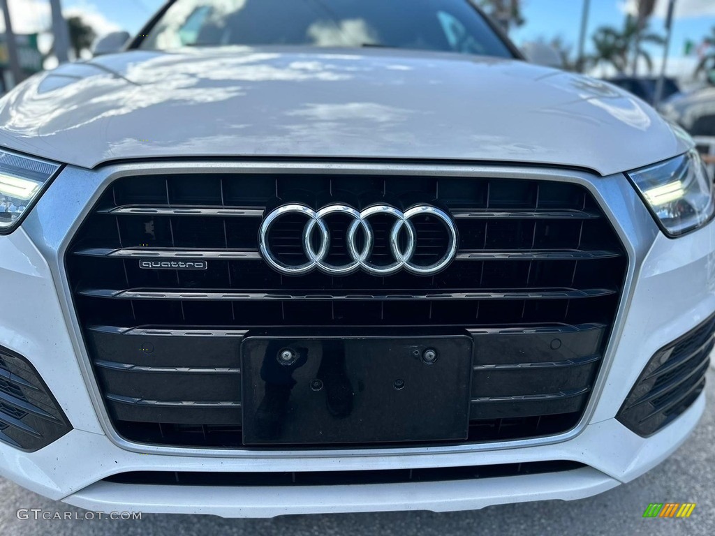 2018 Q3 2.0 TFSI Premium - Cortina White / Black photo #4