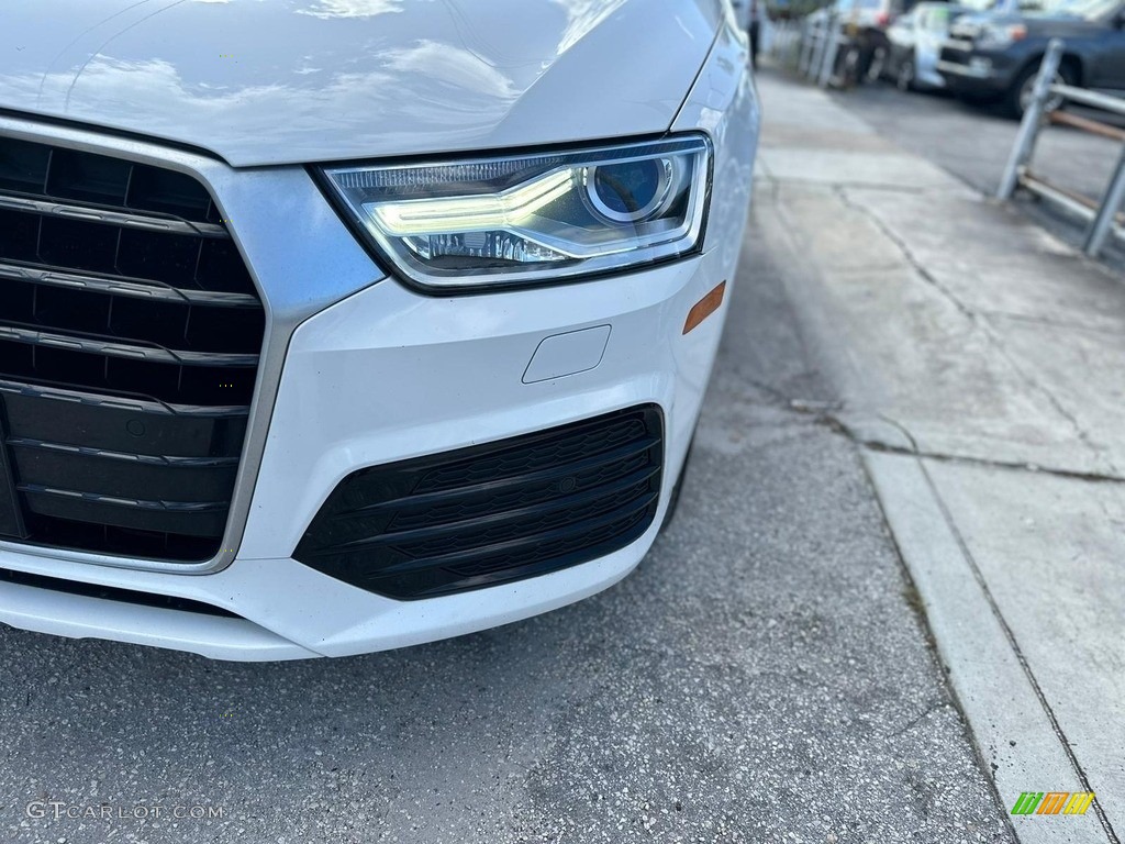 2018 Q3 2.0 TFSI Premium - Cortina White / Black photo #13
