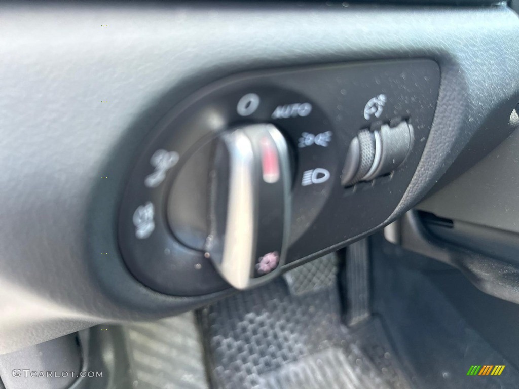 2018 Q3 2.0 TFSI Premium - Cortina White / Black photo #27