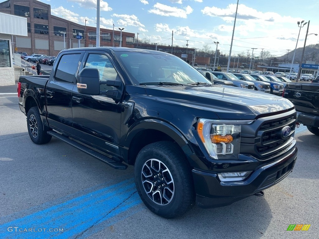 Agate Black Metallic 2023 Ford F150 XLT SuperCrew 4x4 Exterior Photo #145639700
