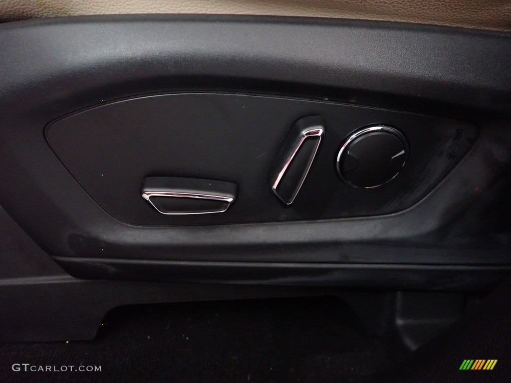 2020 Explorer Limited 4WD - Rapid Red Metallic / Sandstone photo #25