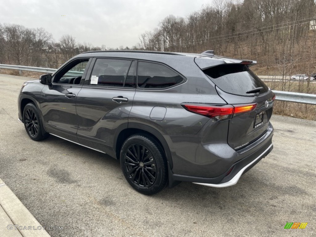 2023 Highlander XSE AWD - Magnetic Gray Metallic / Cockpit Red photo #2
