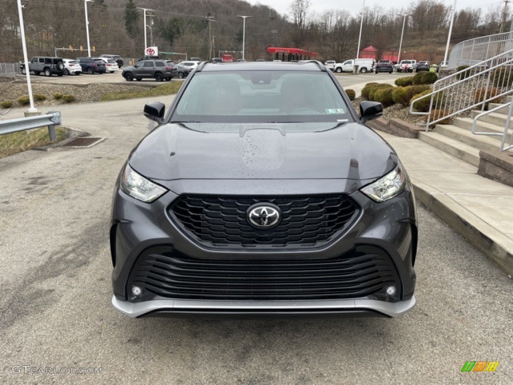 2023 Highlander XSE AWD - Magnetic Gray Metallic / Cockpit Red photo #6