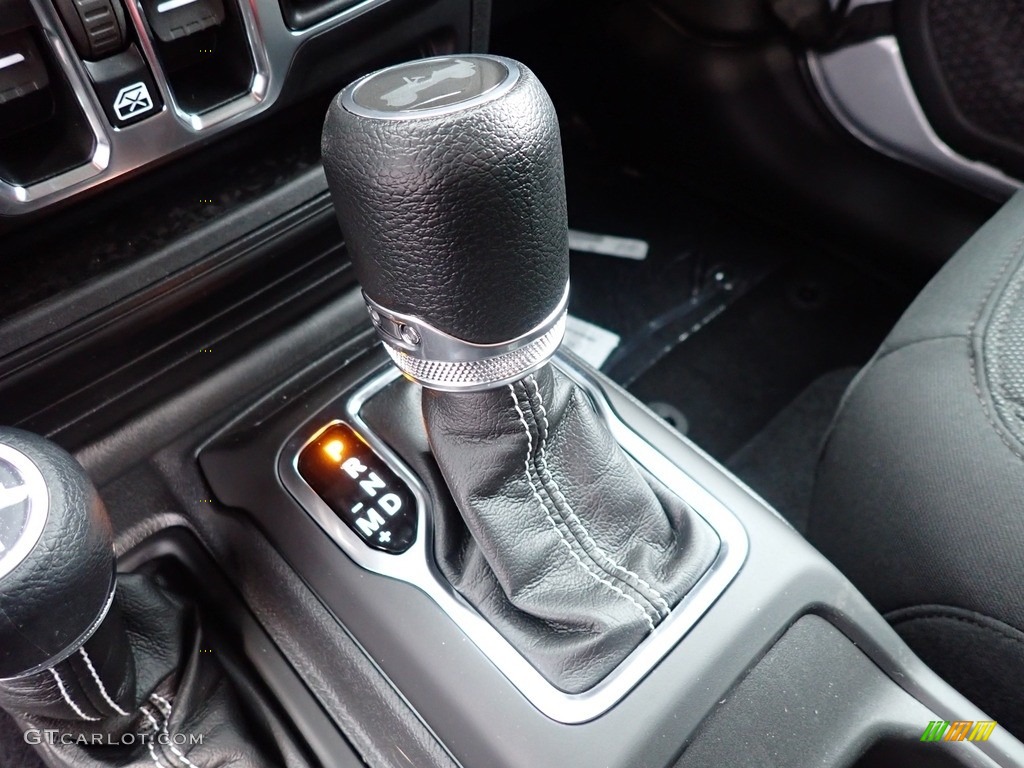 2023 Jeep Wrangler Unlimited Sahara 4x4 8 Speed Automatic Transmission Photo #145645642