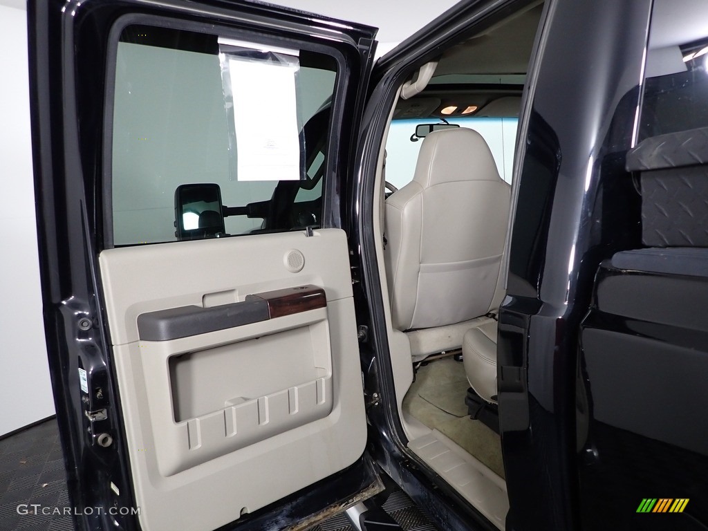 2008 F450 Super Duty Lariat Crew Cab 4x4 Dually - Black / Medium Stone Grey photo #22