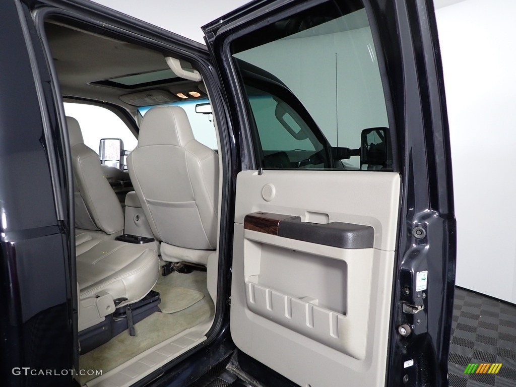 2008 F450 Super Duty Lariat Crew Cab 4x4 Dually - Black / Medium Stone Grey photo #28