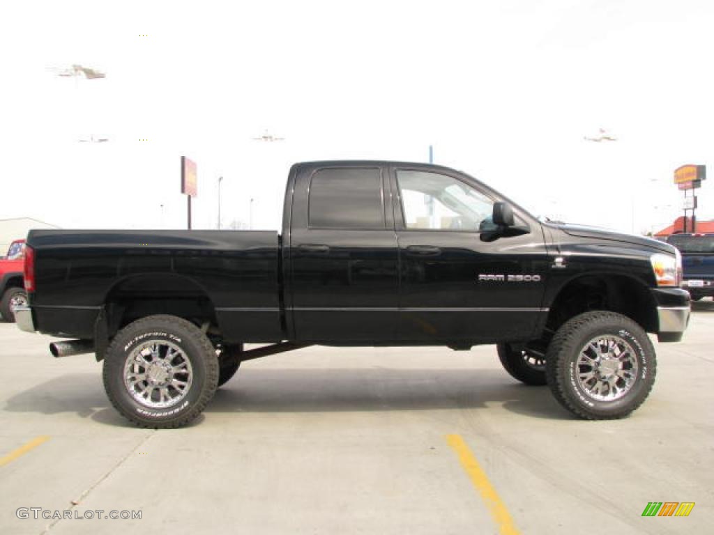 2006 Ram 2500 SLT Quad Cab 4x4 - Black / Medium Slate Gray photo #5