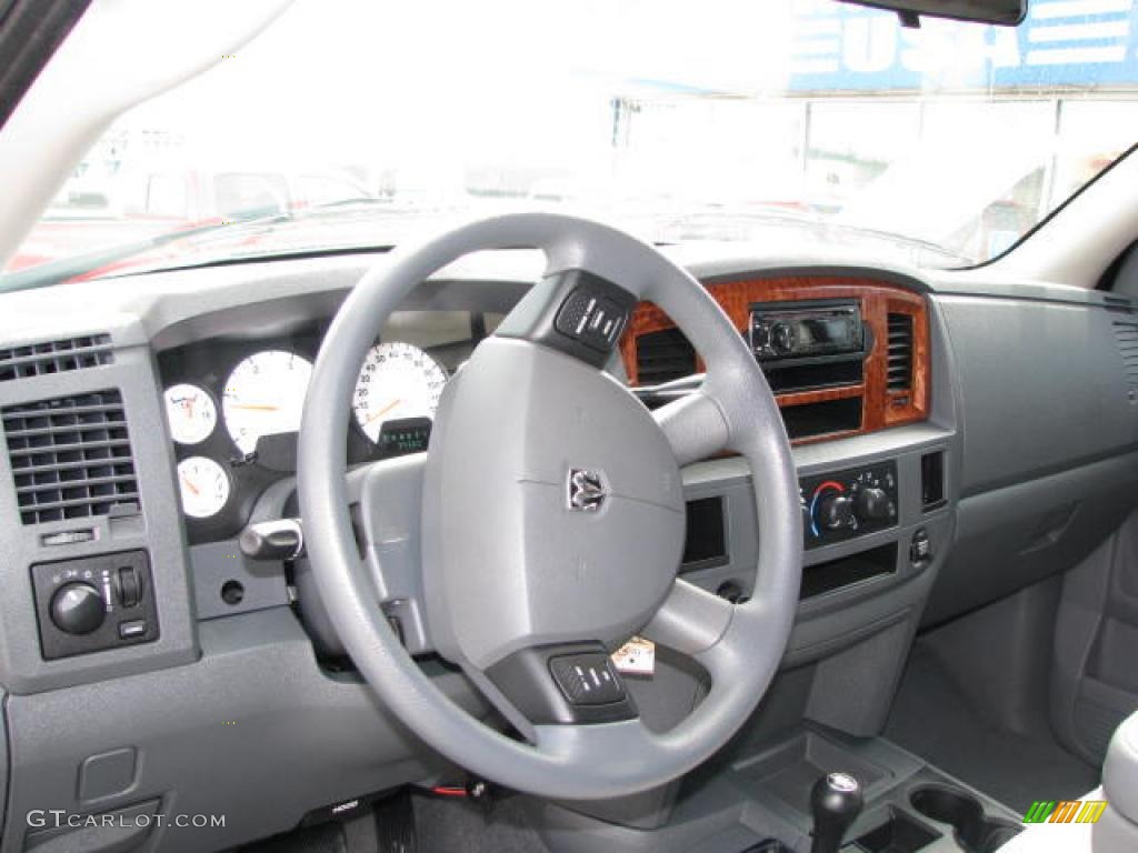 2006 Ram 2500 SLT Quad Cab 4x4 - Black / Medium Slate Gray photo #11