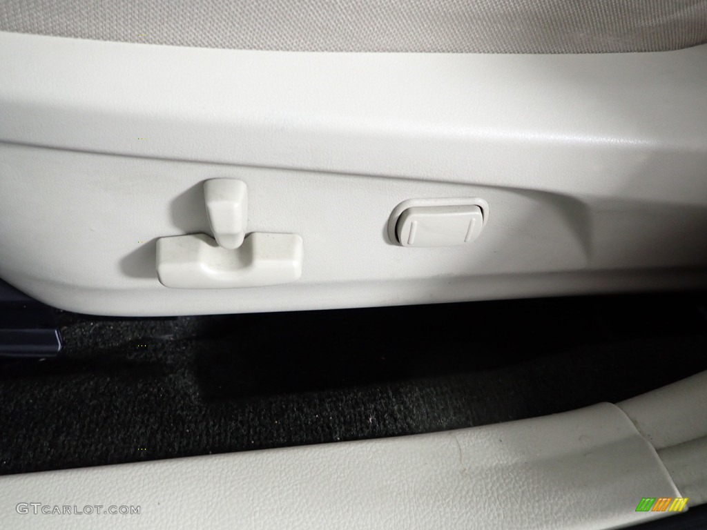 2014 Outback 2.5i Premium - Satin White Pearl / Ivory photo #13