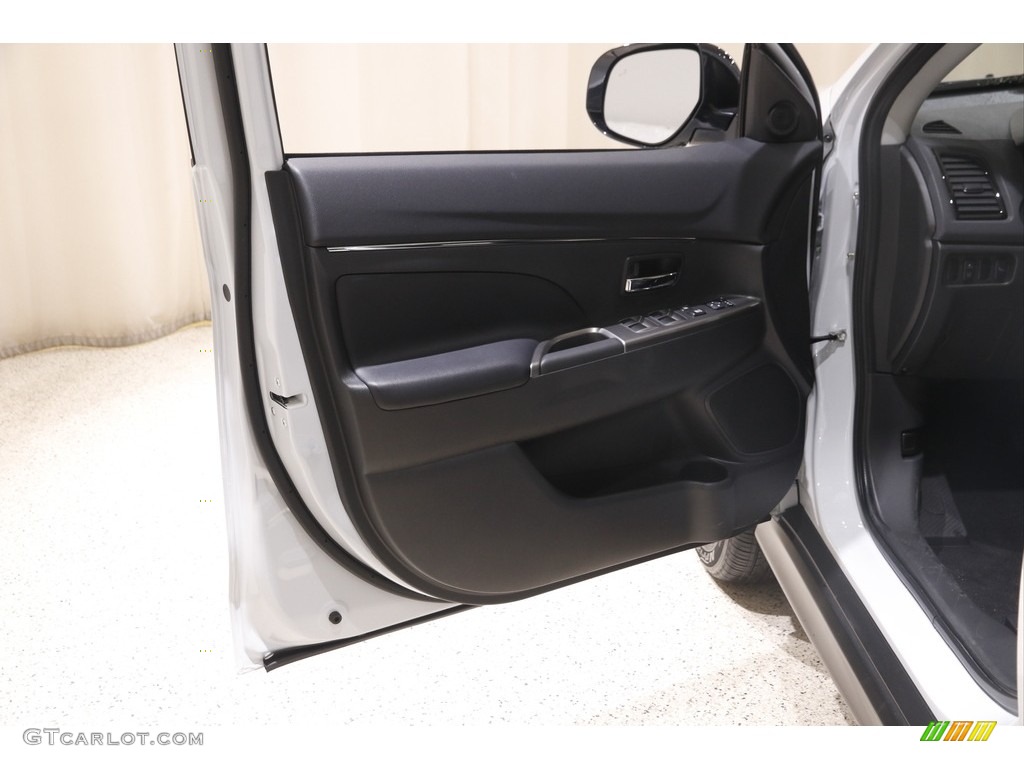 2022 Mitsubishi Outlander Sport SE Special Edition Door Panel Photos