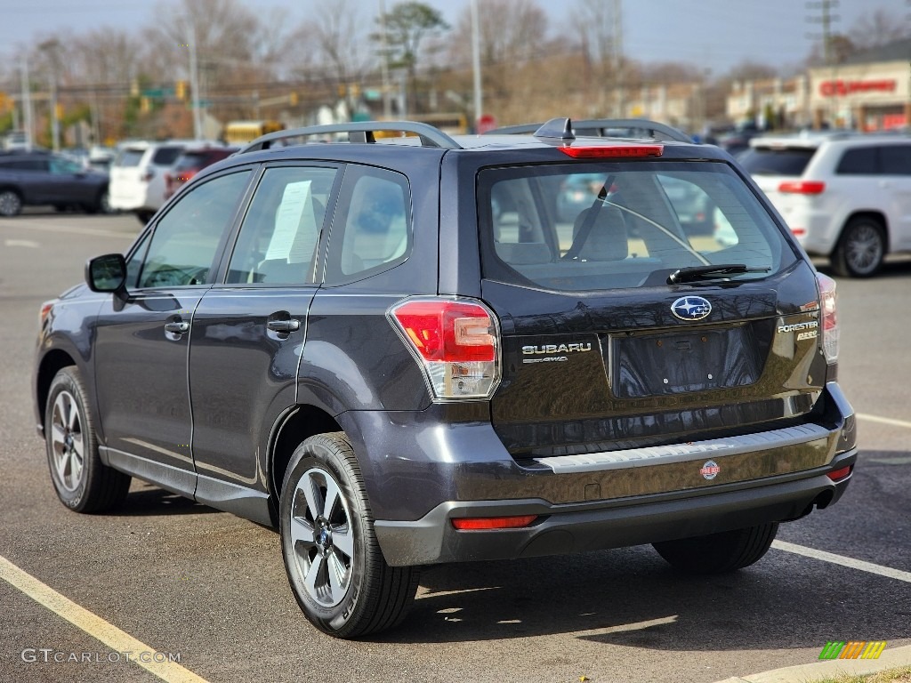 2017 Forester 2.5i - Dark Gray Metallic / Gray photo #7